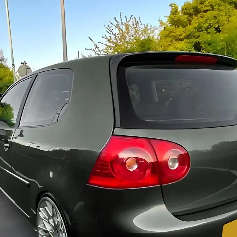 AutoStyle, Bagspoilere til bagrude, Blank sort, selvklæbende, passer til Volkswagen Golf V HB (2003-2008) - Rabat